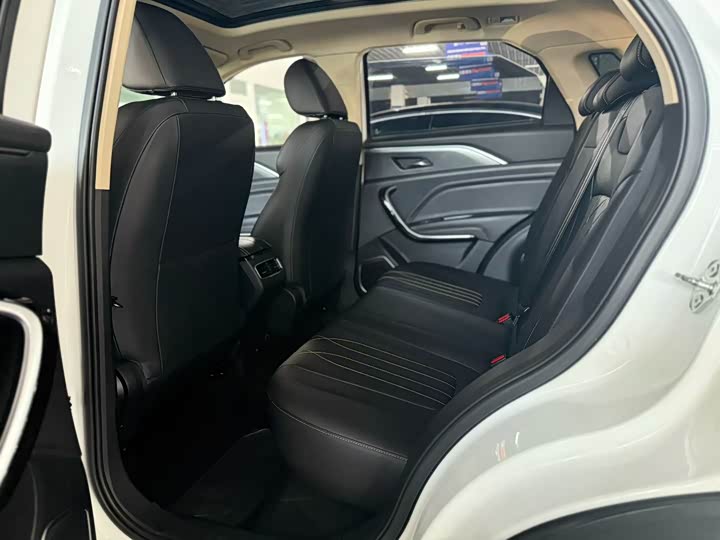 Фото 5 - Bestune T77