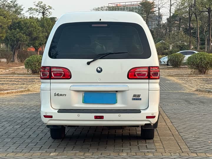 Фото 6 - Dongfeng Forthing Lingzhi M5 EV