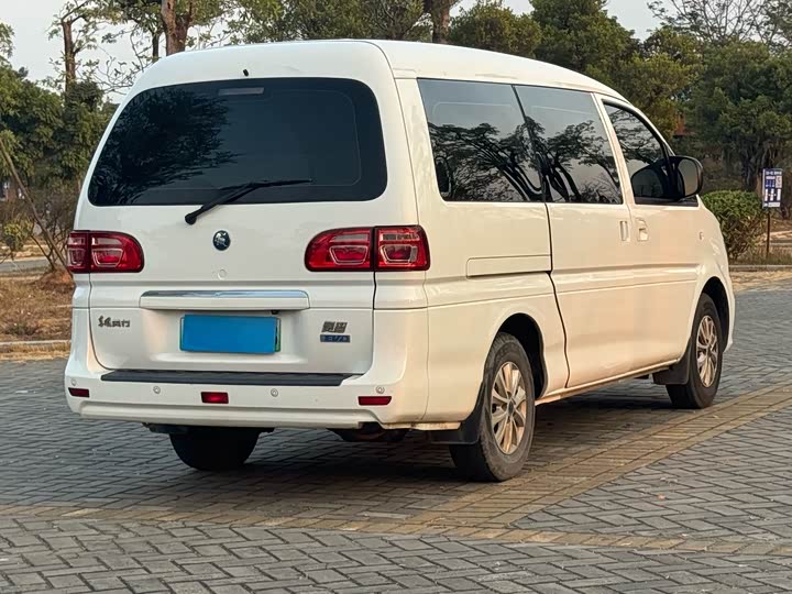 Фото 7 - Dongfeng Forthing Lingzhi M5 EV