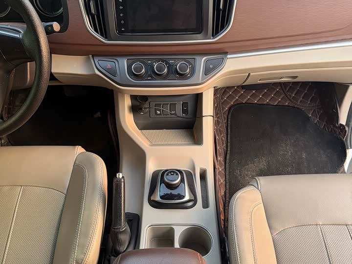 Фото 9 - Dongfeng Forthing Lingzhi M5 EV