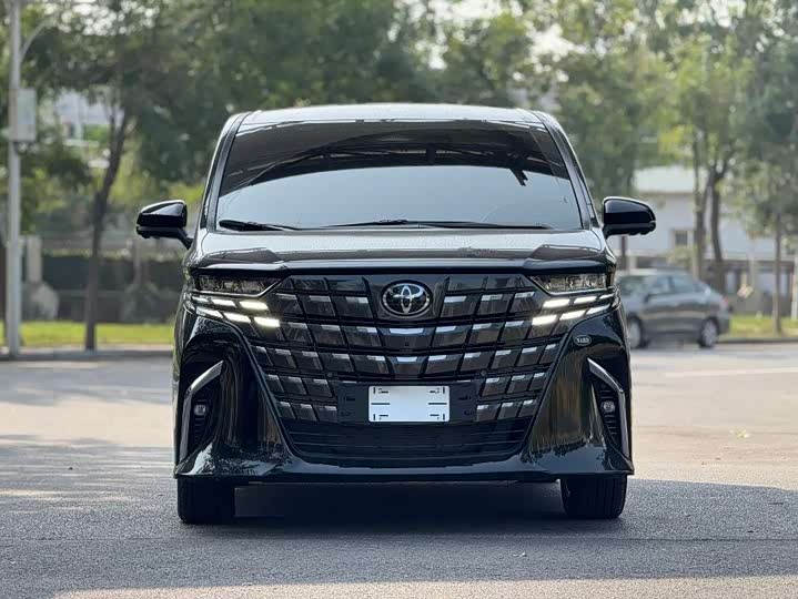 Photo 9 - Toyota Alphard