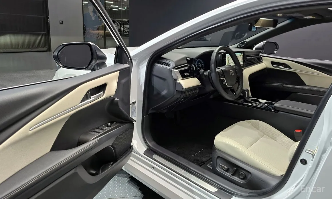 Фото 11 - Toyota Camry