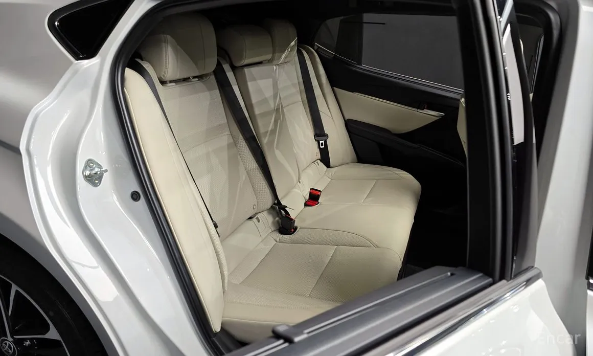 Фото 12 - Toyota Camry