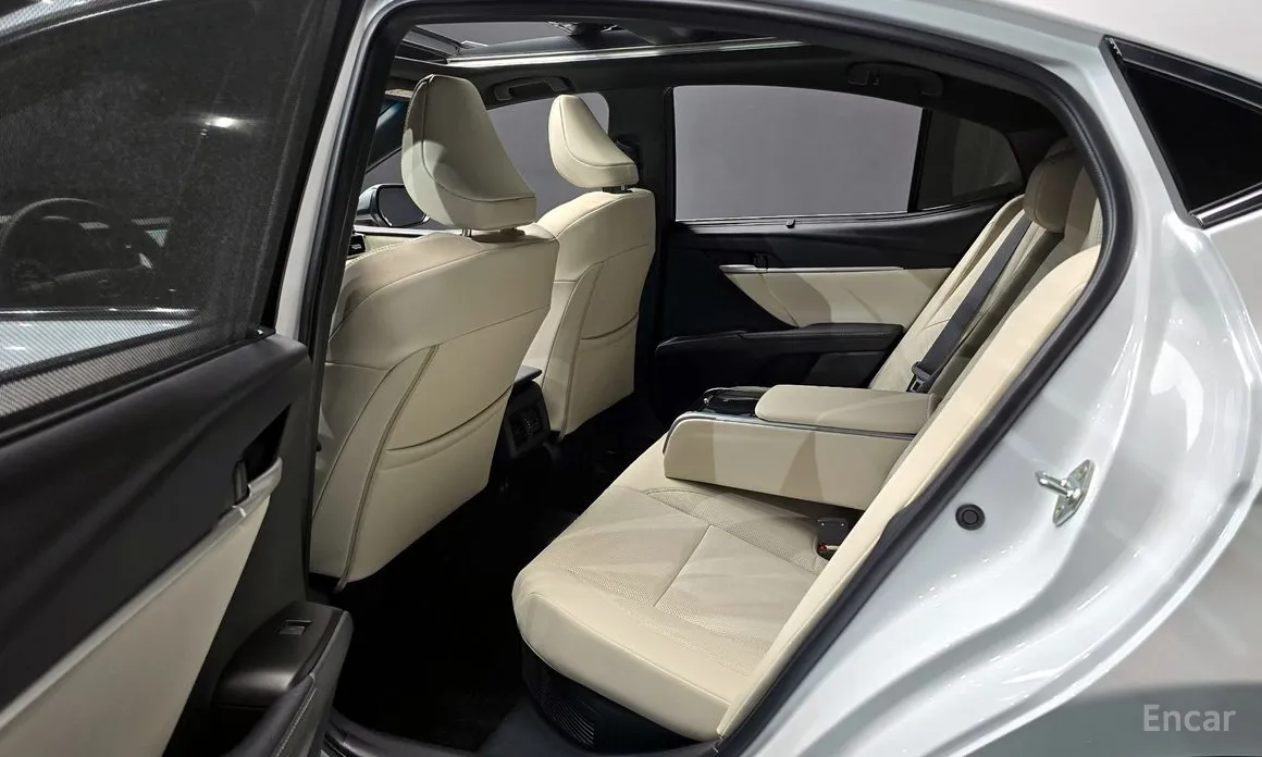 Фото 13 - Toyota Camry