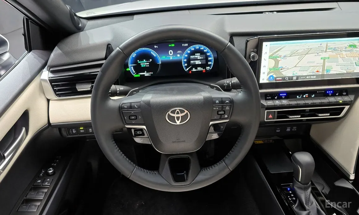 Фото 14 - Toyota Camry