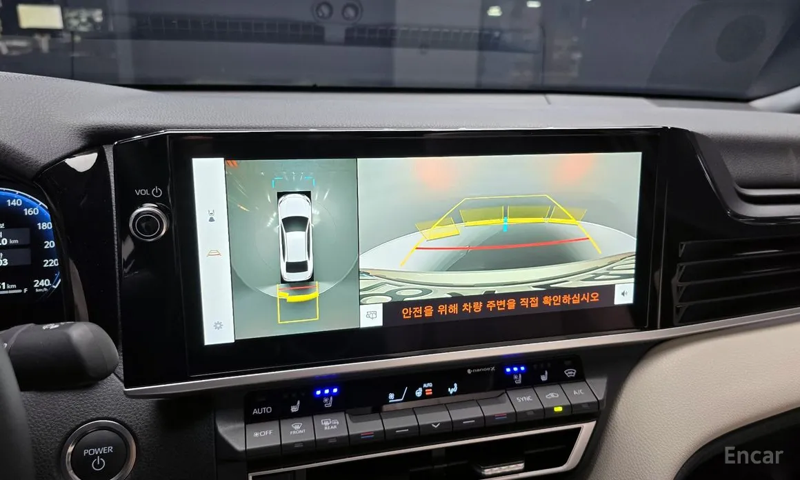 Фото 16 - Toyota Camry