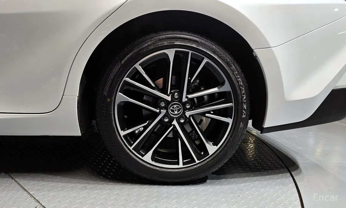 Фото 5 - Toyota Camry