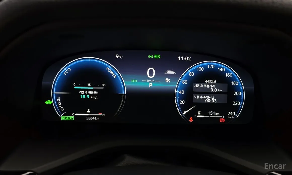 Фото 8 - Toyota Camry