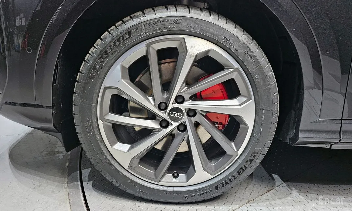 Фото 5 - Audi Q5