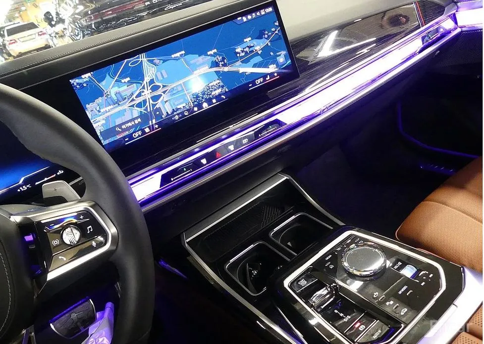 Фото 16 - BMW 7 Series