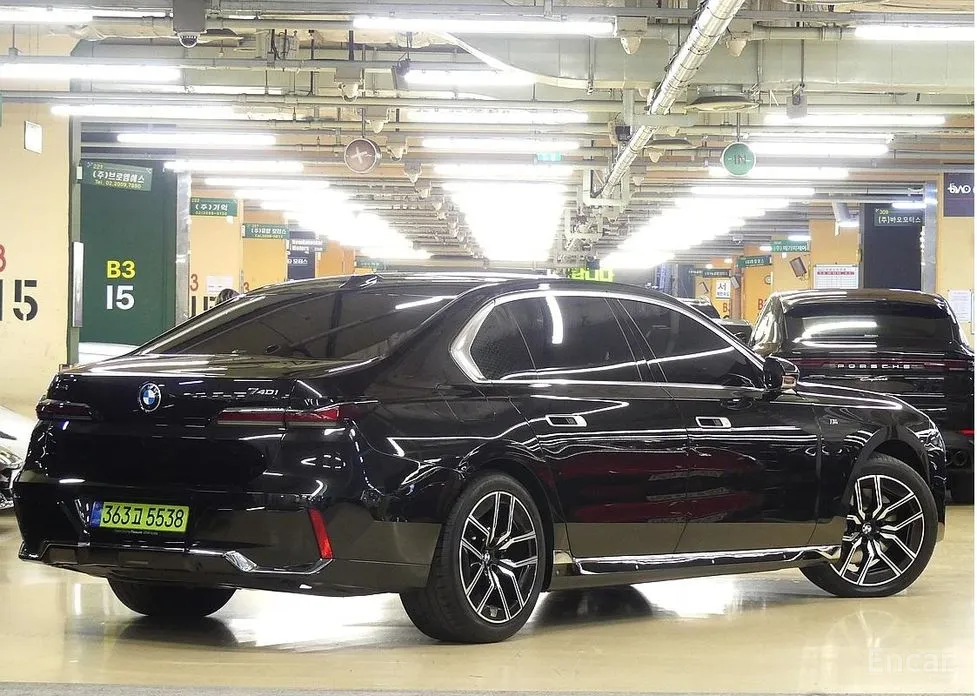 Фото 2 - BMW 7 Series