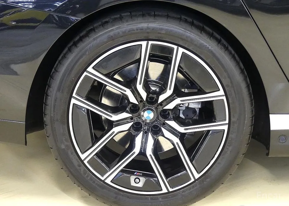 Фото 5 - BMW 7 Series