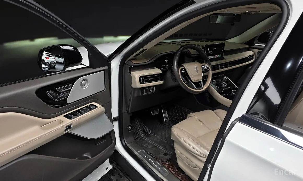 Фото 11 - Lincoln Aviator