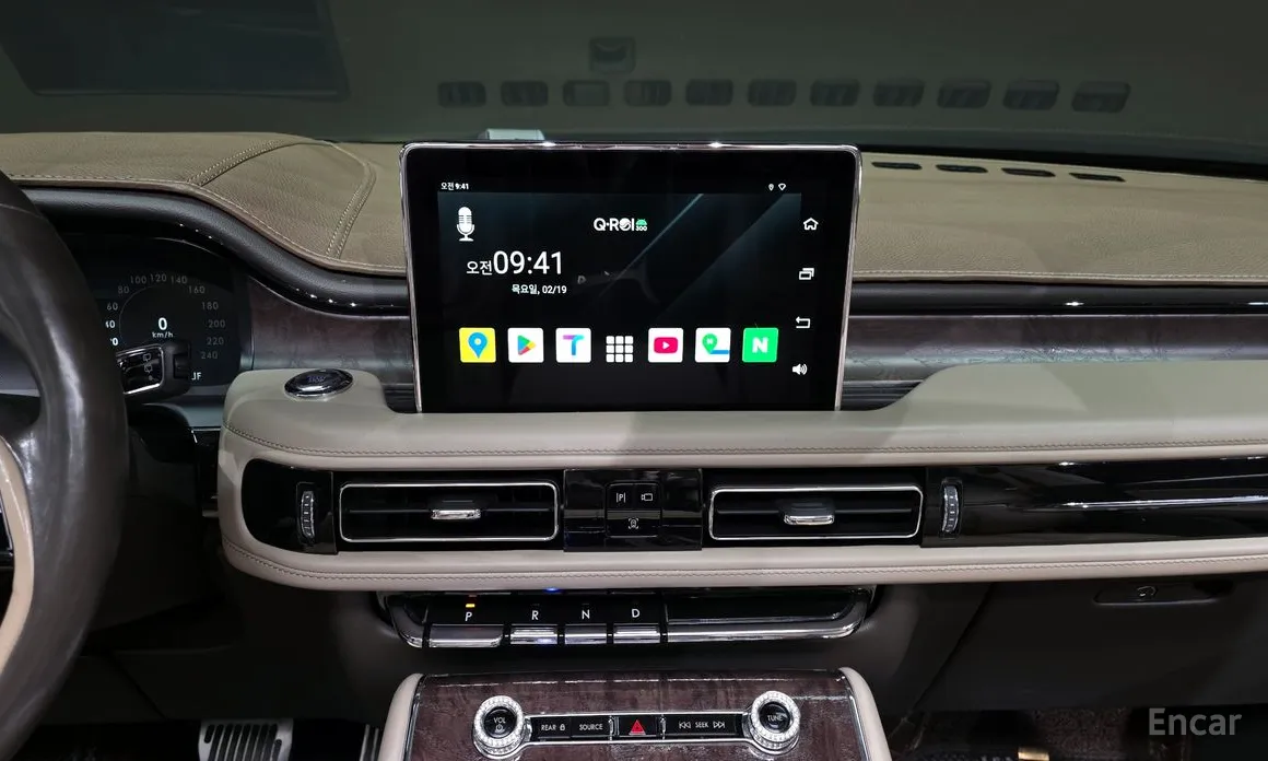 Фото 15 - Lincoln Aviator