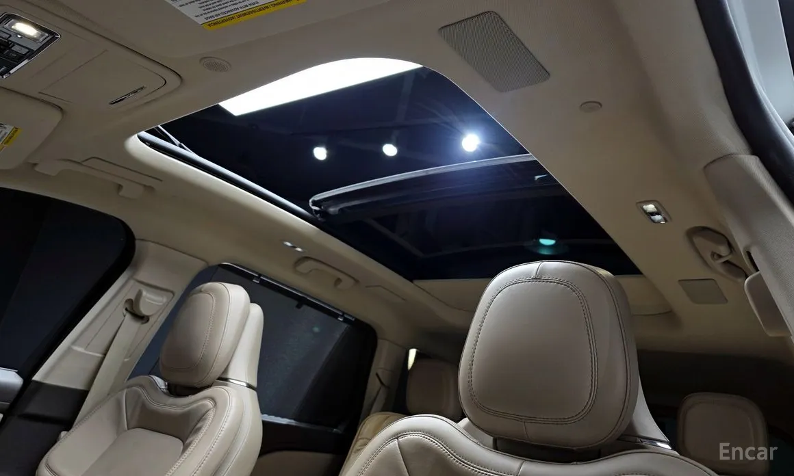 Фото 17 - Lincoln Aviator