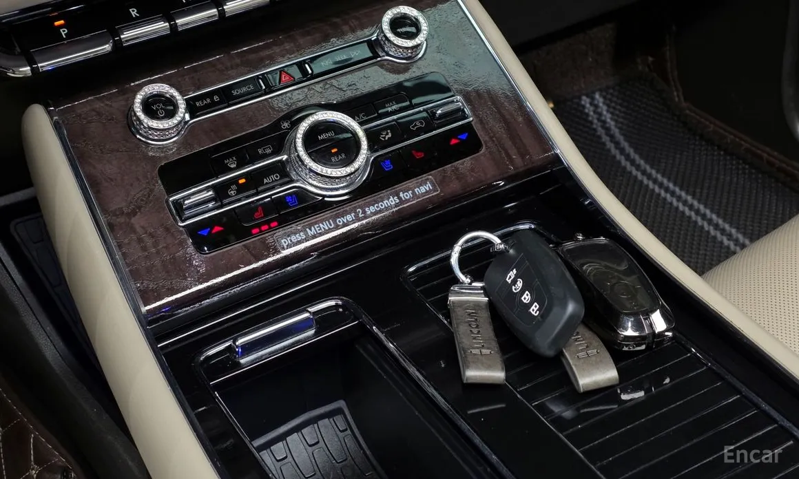 Фото 9 - Lincoln Aviator