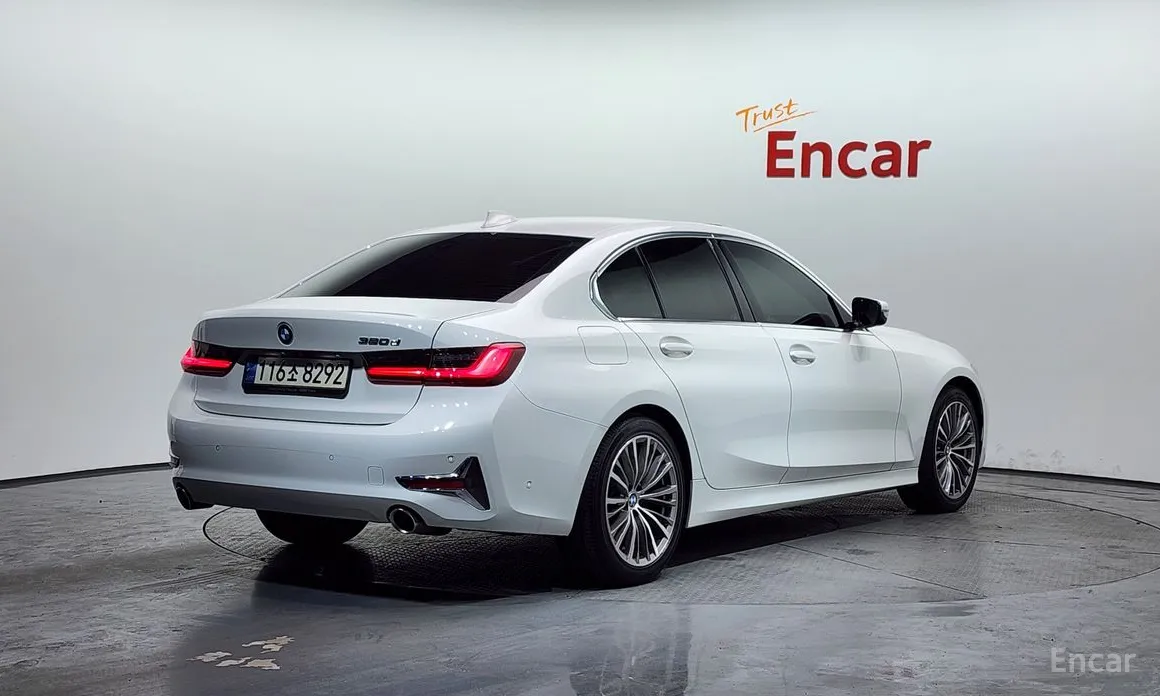 Фото 2 - BMW 3 Series