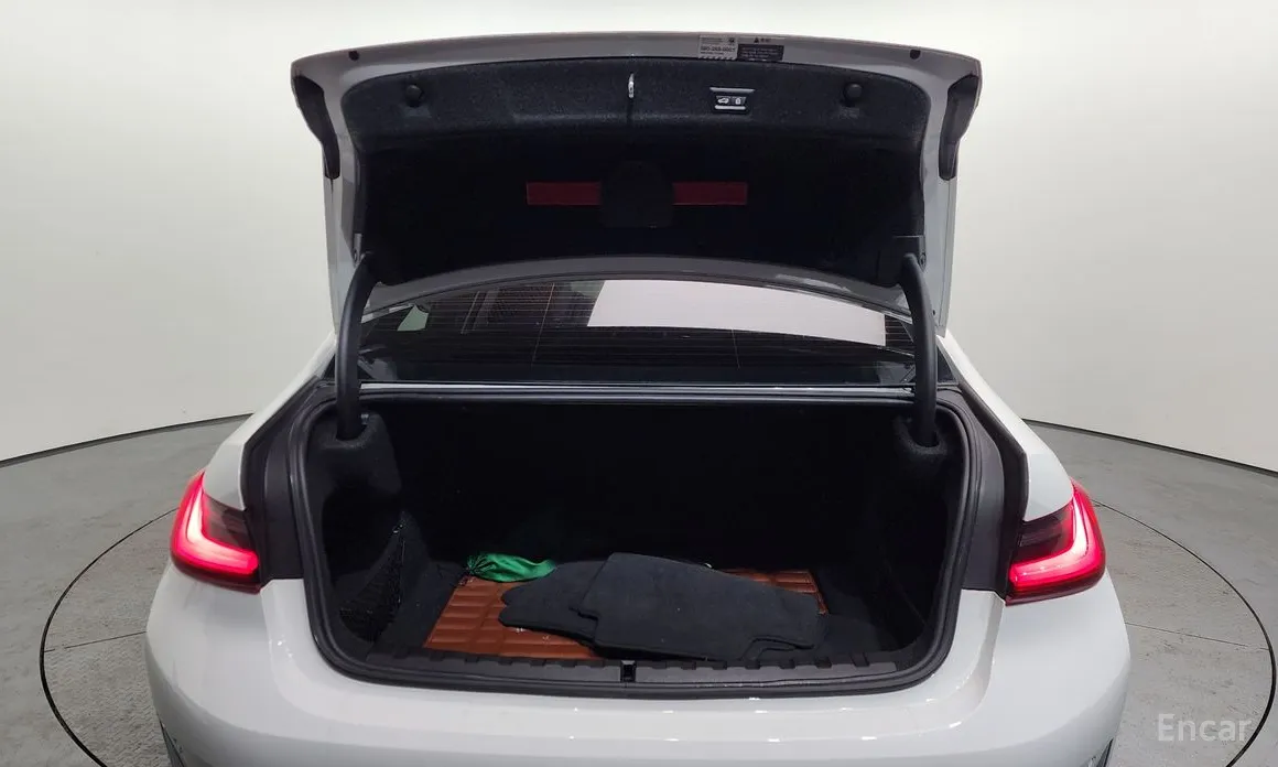 Фото 20 - BMW 3 Series