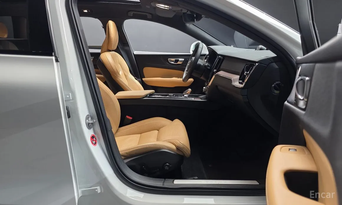 Фото 10 - Volvo V60