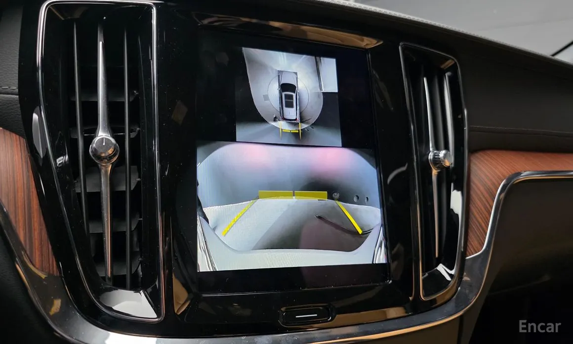 Фото 16 - Volvo V60