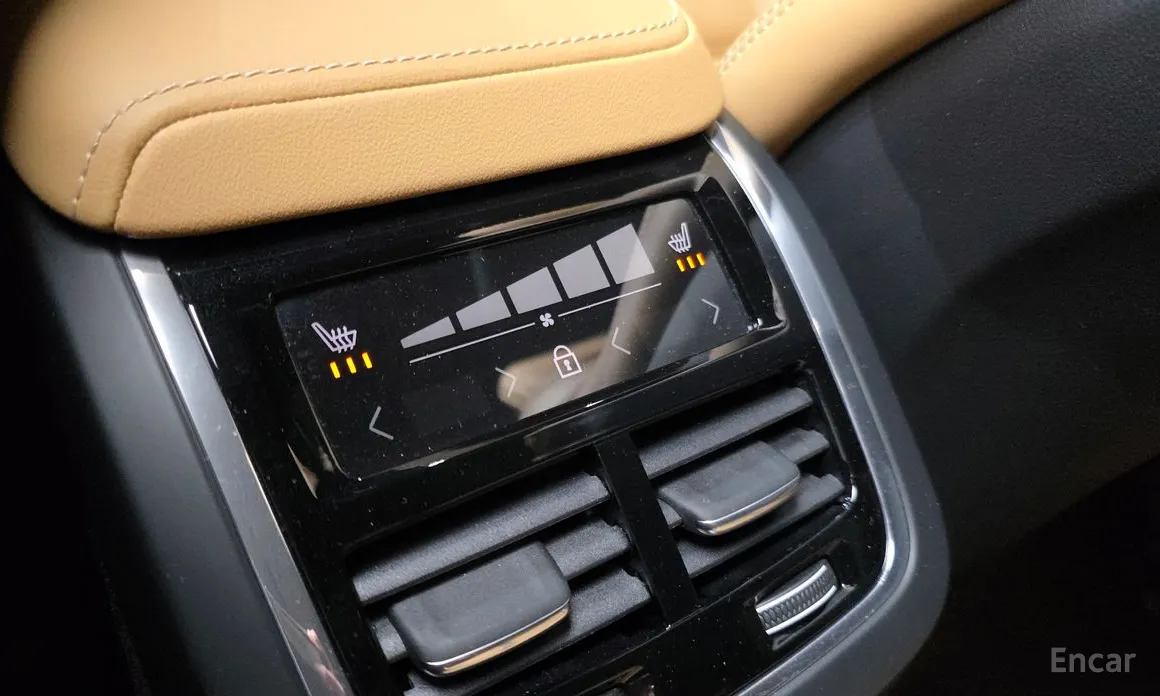 Фото 17 - Volvo V60