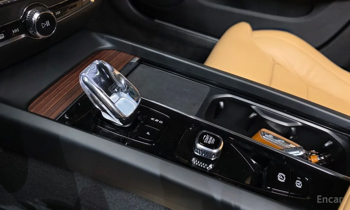 Фото 9 - Volvo V60