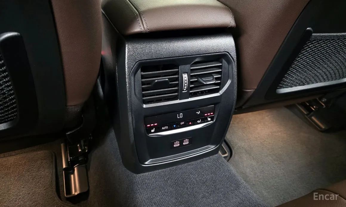 Фото 19 - BMW i4