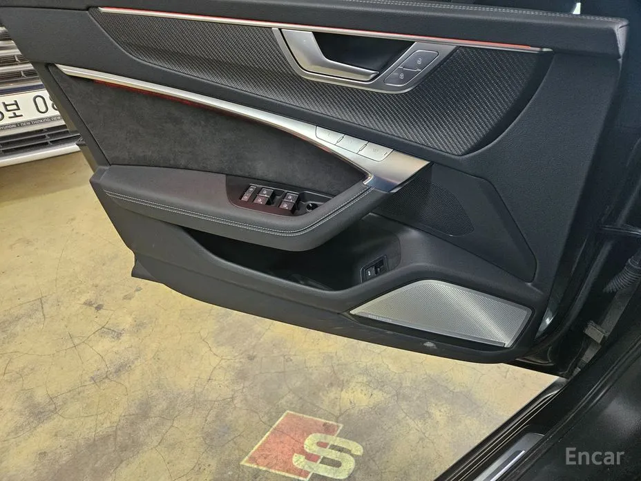 Фото 17 - Audi S6