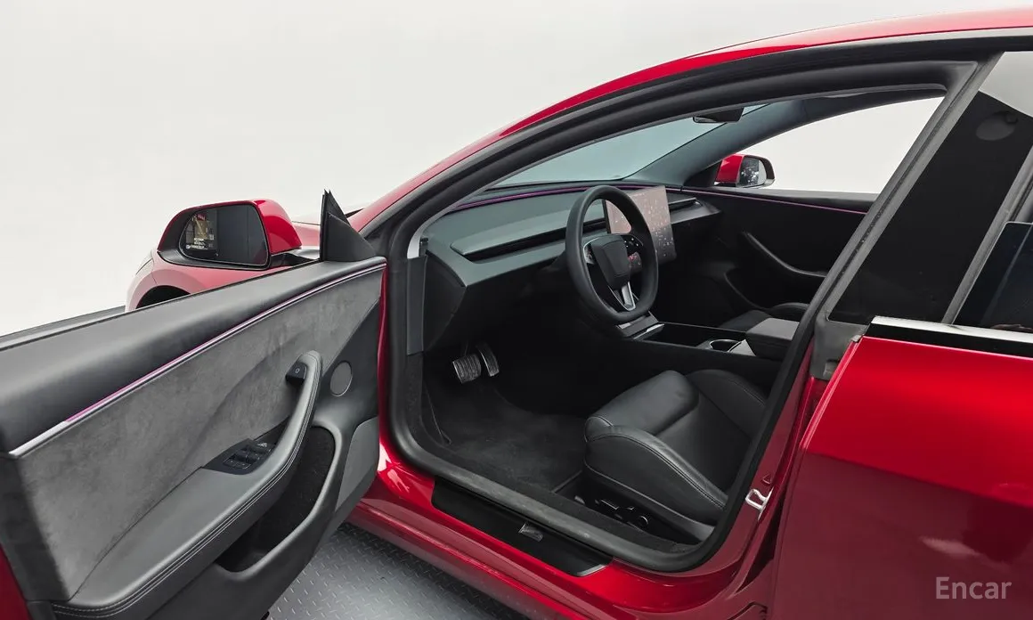 Фото 10 - Tesla Model 3