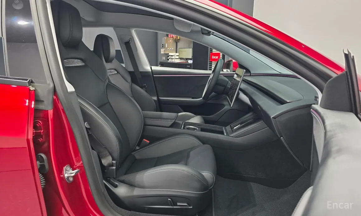 Фото 11 - Tesla Model 3