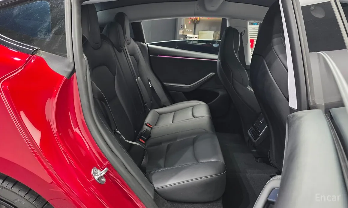 Фото 12 - Tesla Model 3