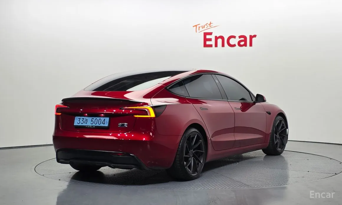 Фото 2 - Tesla Model 3