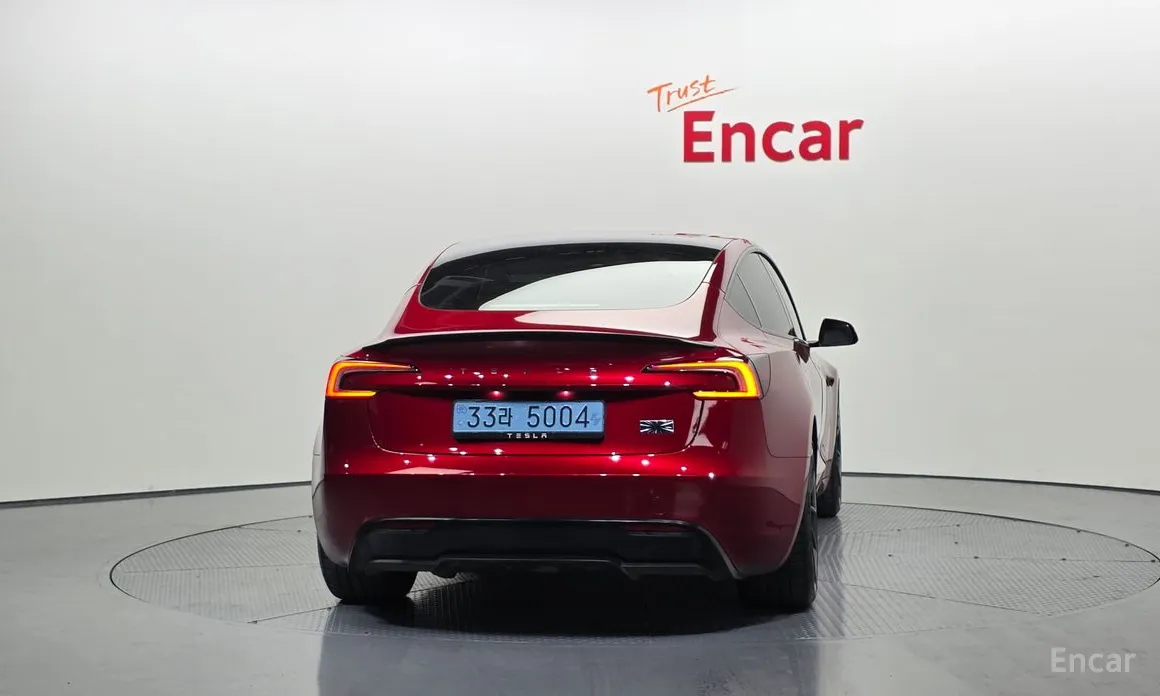 Фото 4 - Tesla Model 3