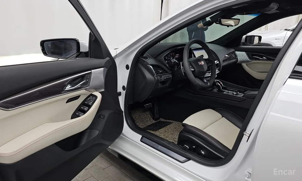 Фото 10 - Cadillac CT5