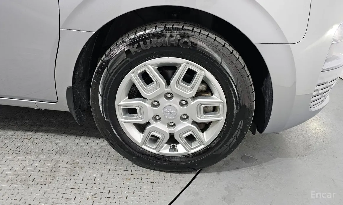 Фото 5 - Hyundai Staria