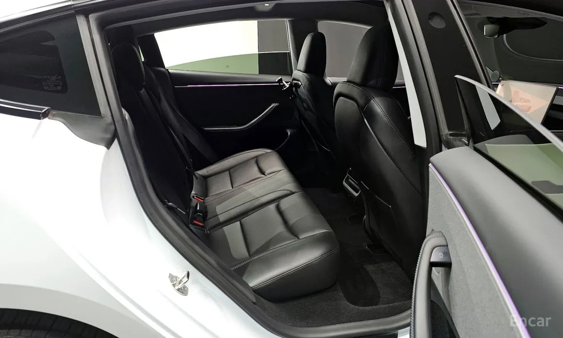 Фото 12 - Tesla Model 3
