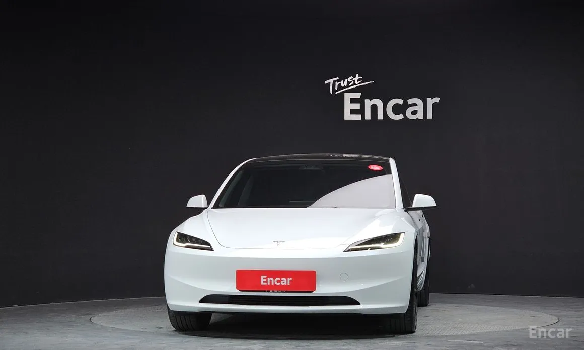 Фото 3 - Tesla Model 3