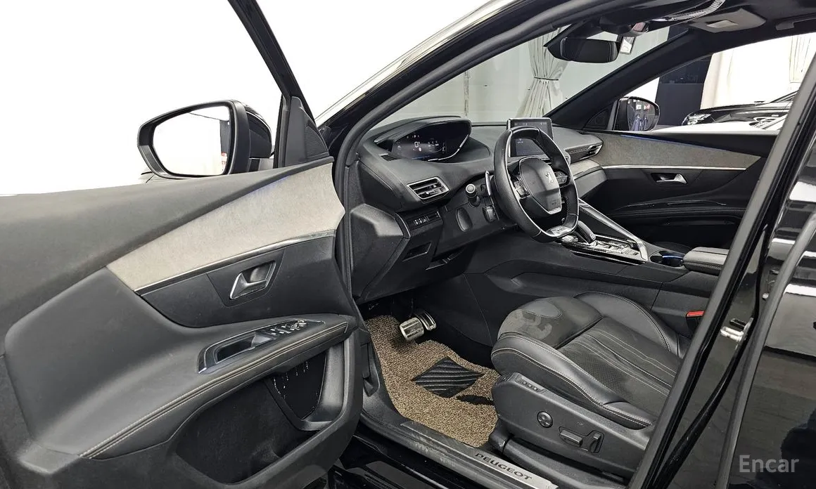 Фото 10 - Peugeot 5008