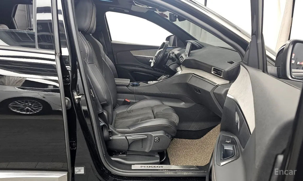 Фото 11 - Peugeot 5008