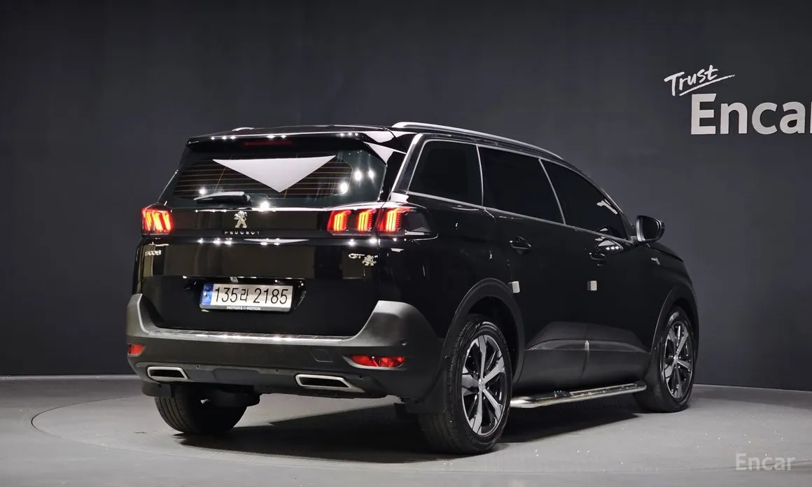 Фото 2 - Peugeot 5008