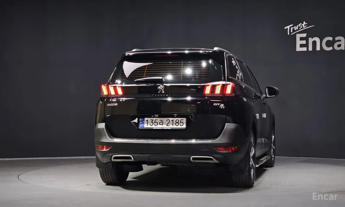 Фото 4 - Peugeot 5008