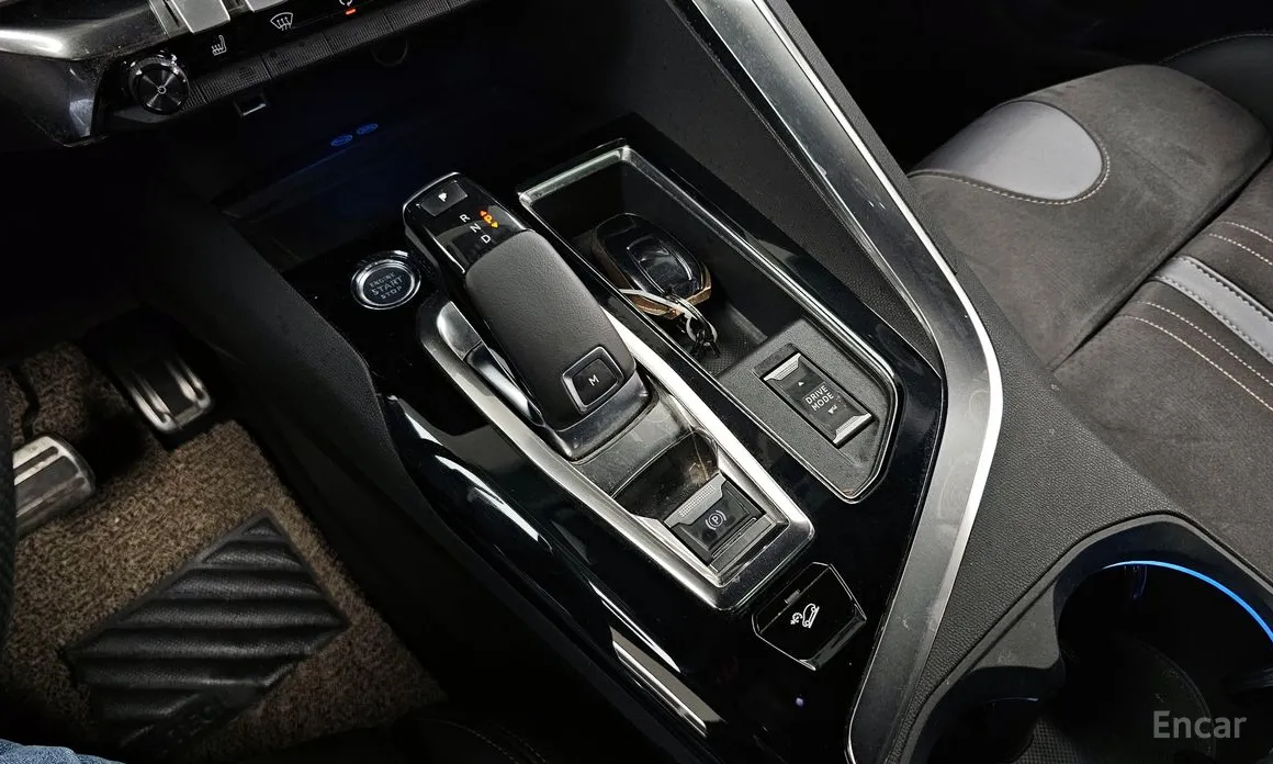 Фото 9 - Peugeot 5008