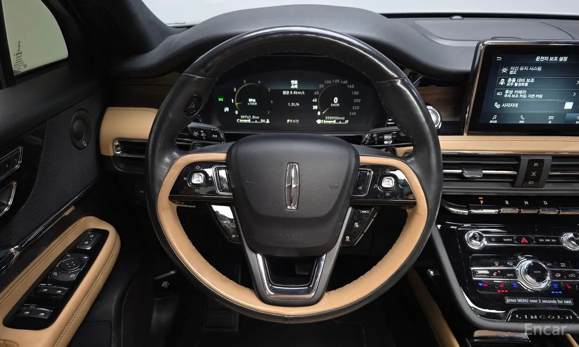 Фото 14 - Lincoln Corsair