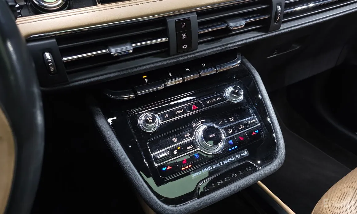 Фото 17 - Lincoln Corsair