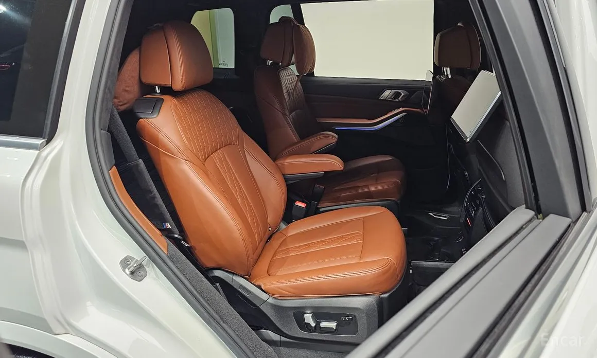 Фото 12 - BMW X7