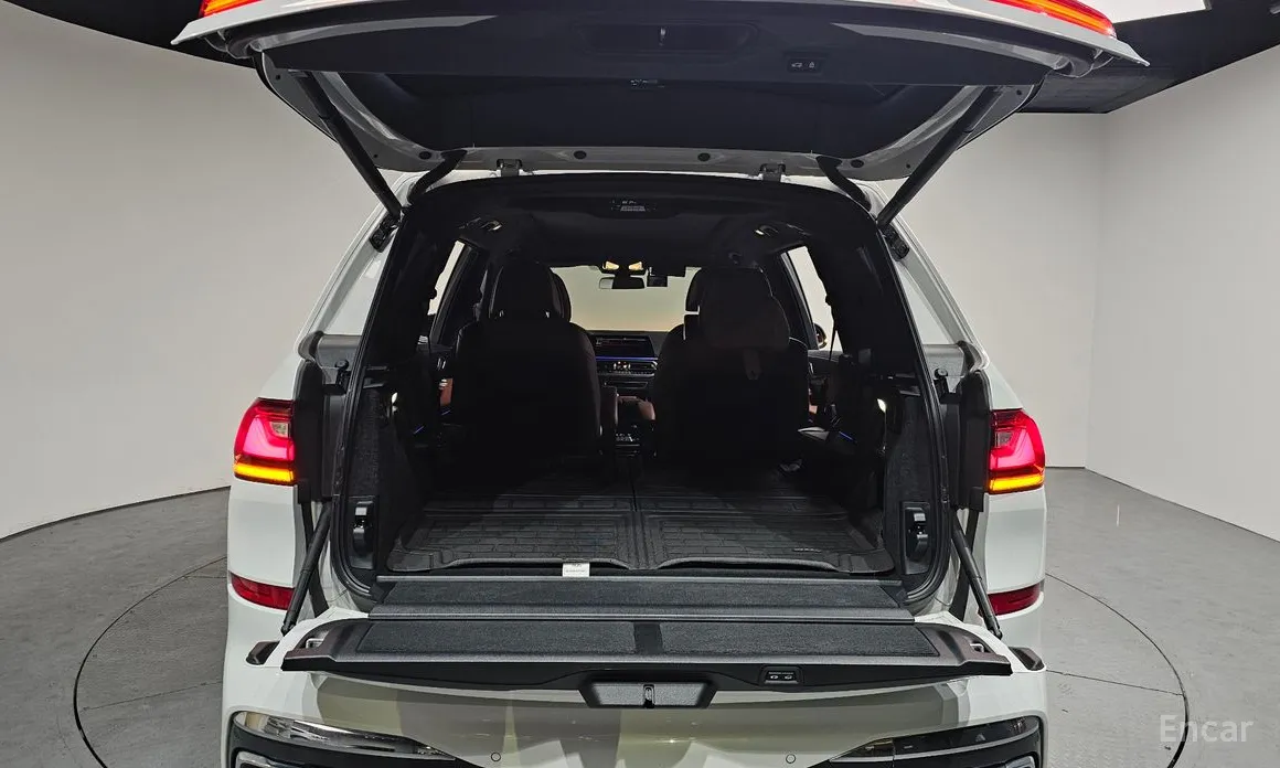 Фото 20 - BMW X7