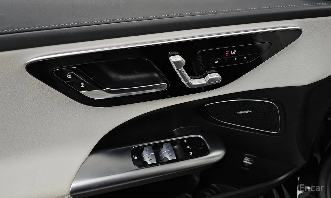 Фото 19 - Mercedes-Benz C-Class