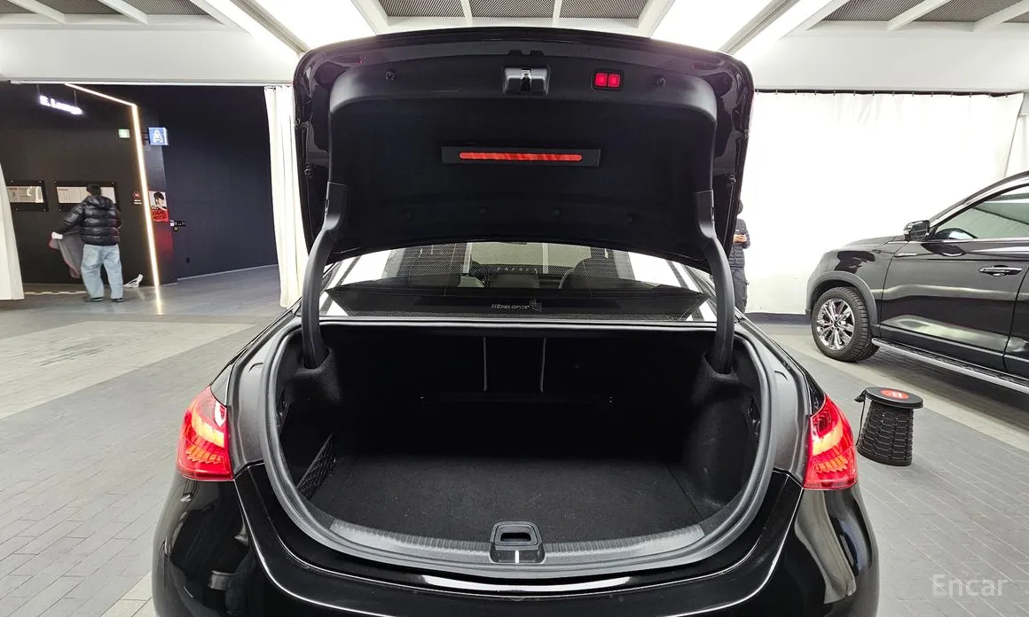 Фото 20 - Mercedes-Benz C-Class