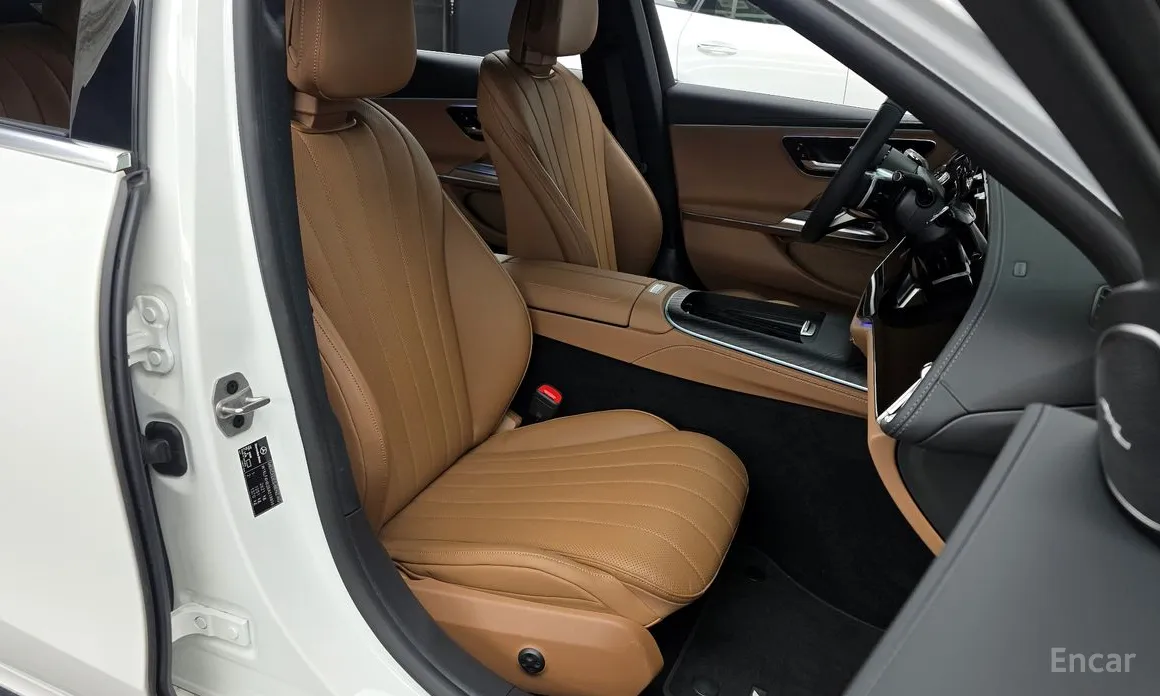 Фото 11 - Mercedes-Benz E-Class