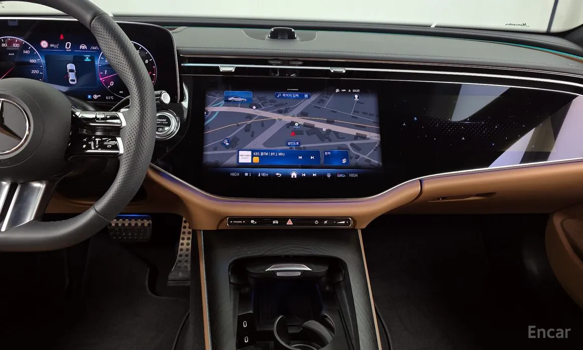 Фото 14 - Mercedes-Benz E-Class